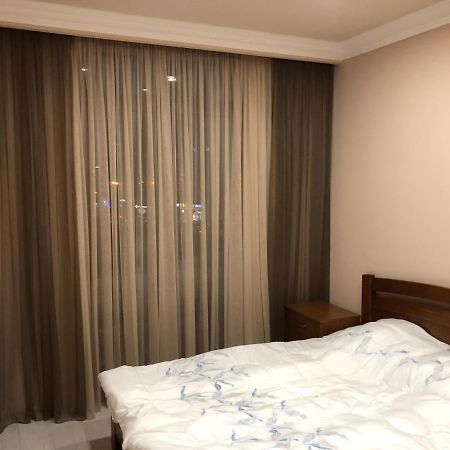 Квартира Около Станции Метро С Балконами Yerevan Exterior photo