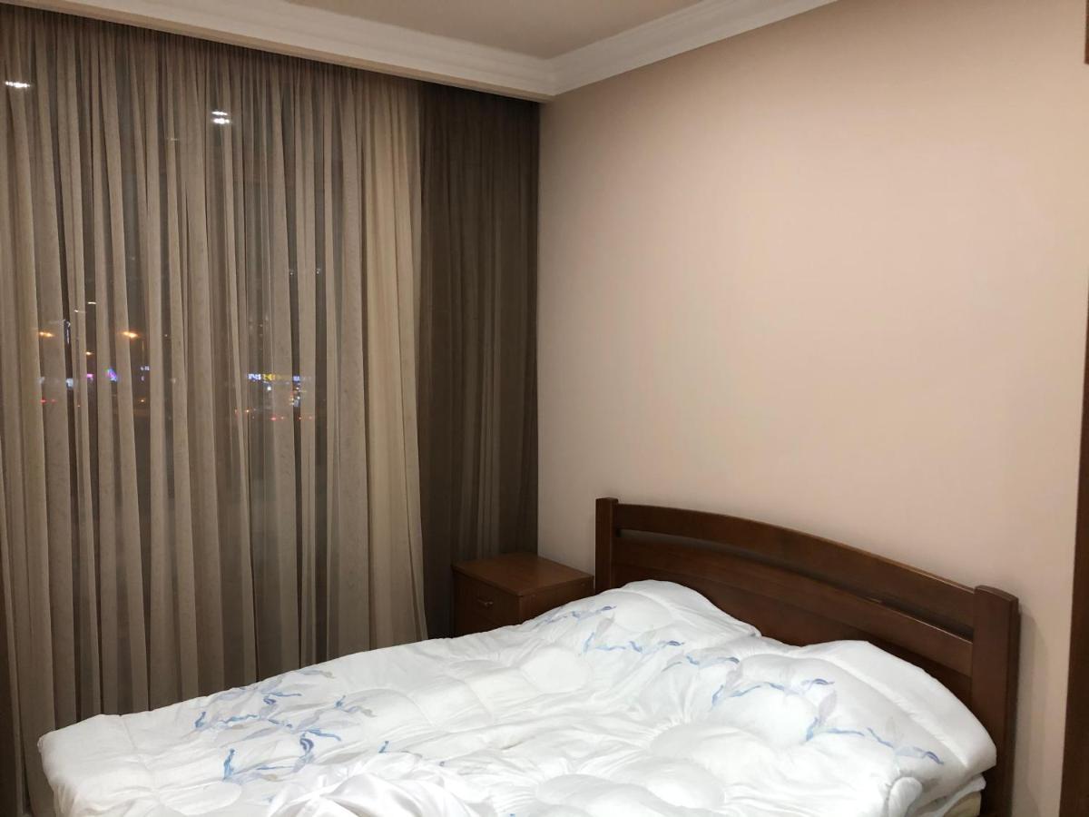 Квартира Около Станции Метро С Балконами Yerevan Exterior photo